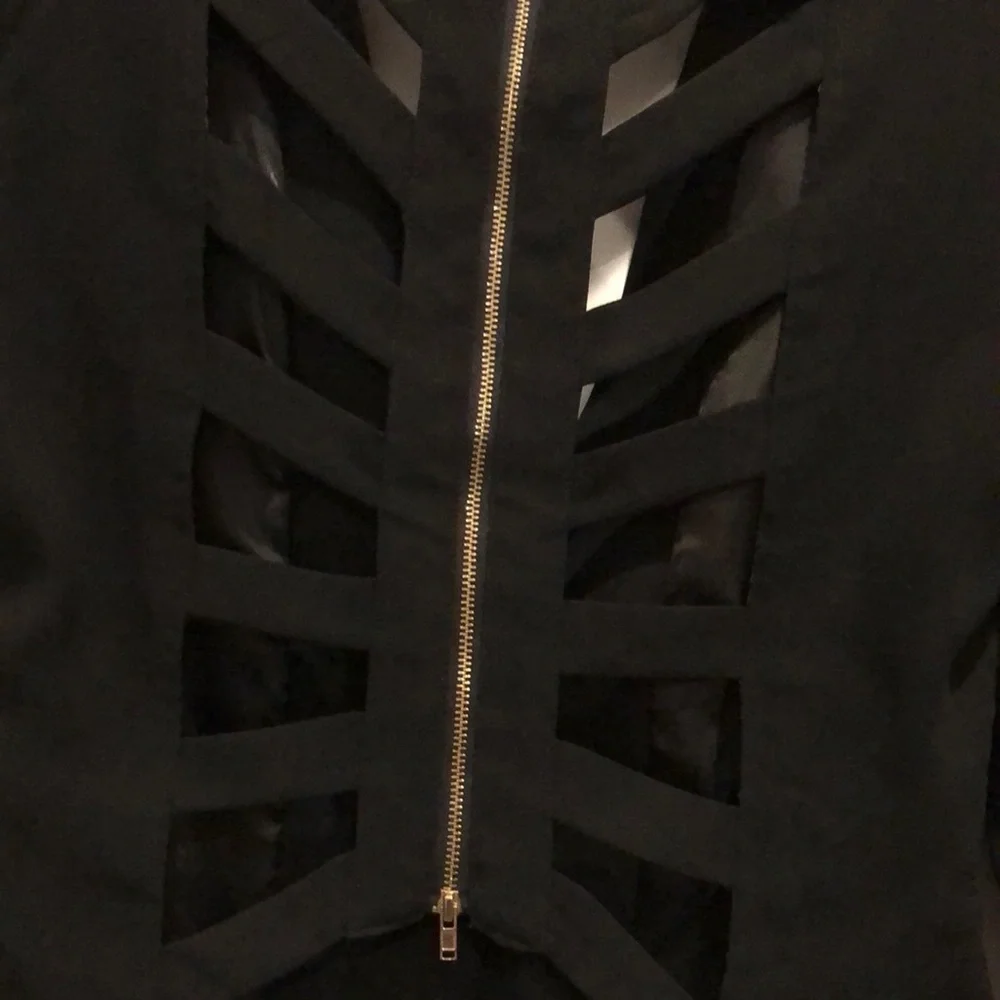 Black Blazer with cutout detail on the back - Picture 3 of 3